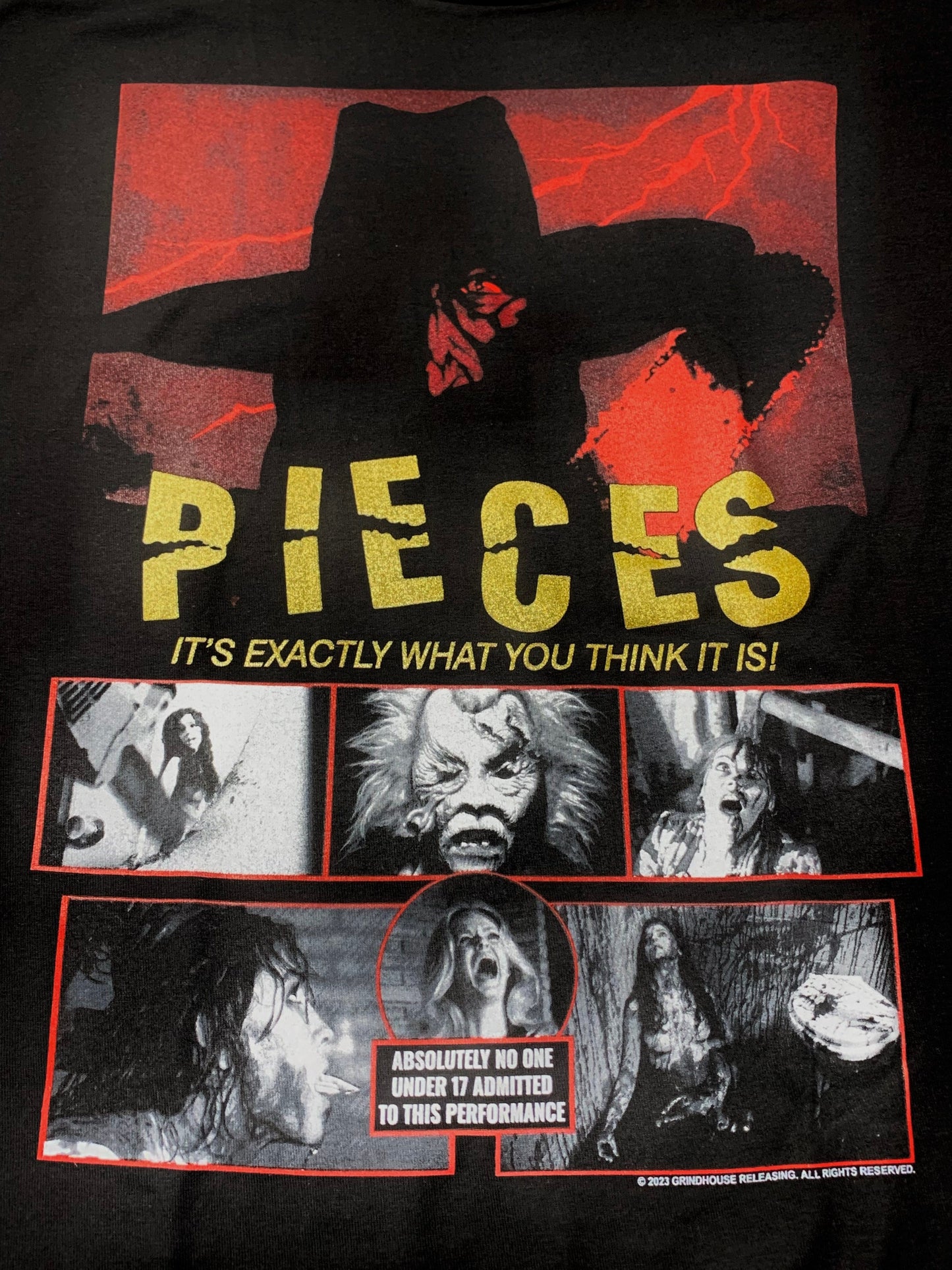 PIECES T-shirt : Chainsaw Bastard